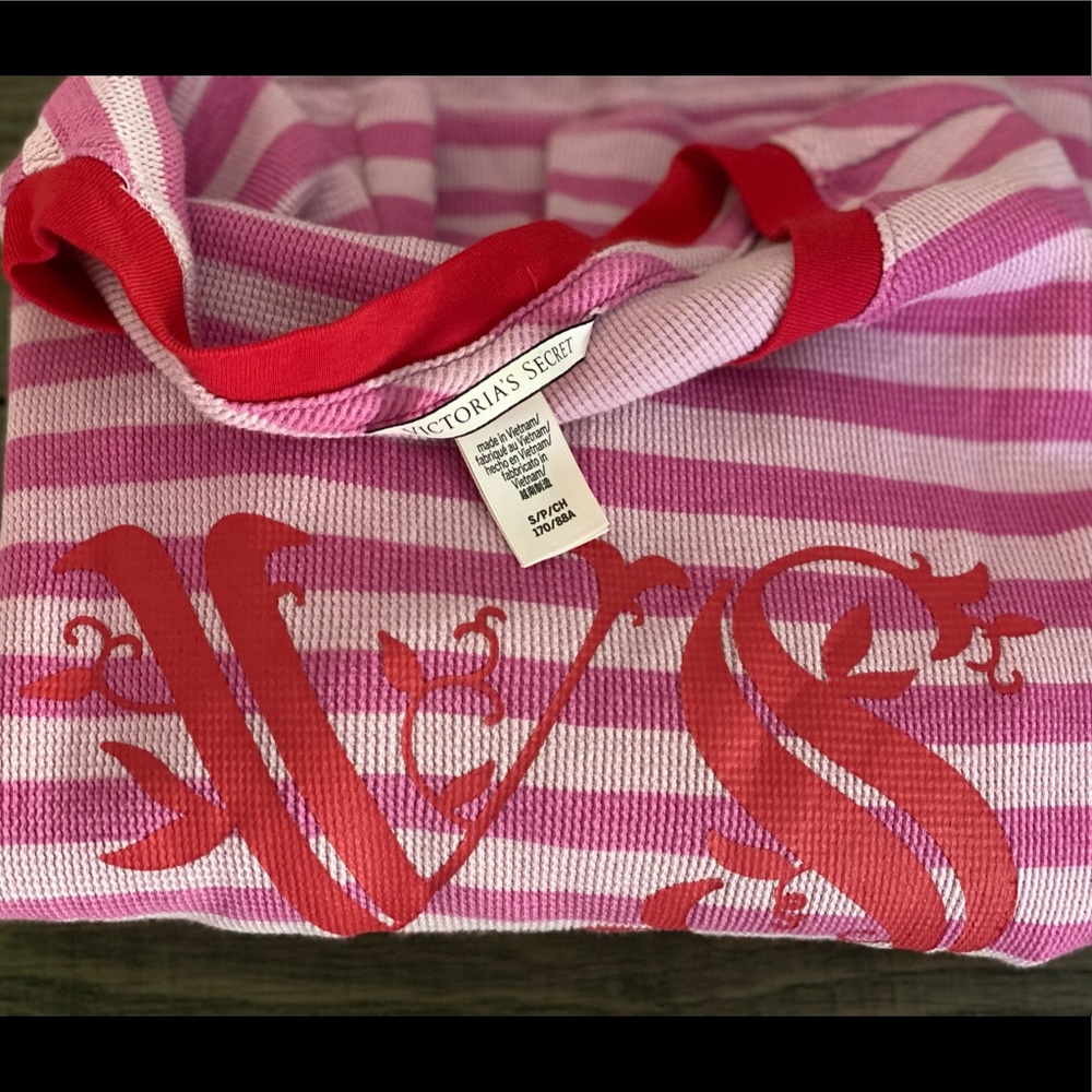 Victoria Secret PJs - Picture 2 of 3